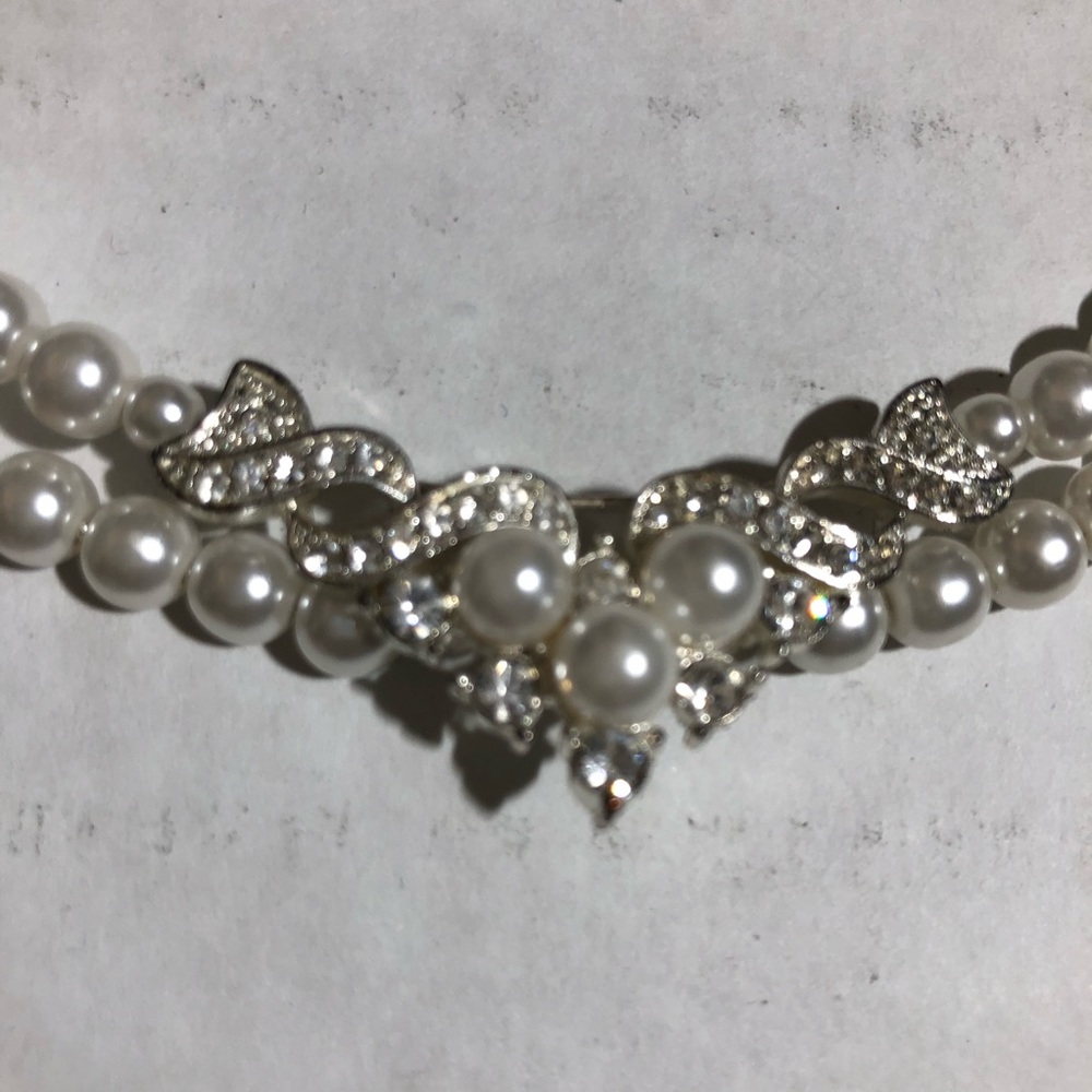 Bundled Pearl Necklace - Picture 7 of 8